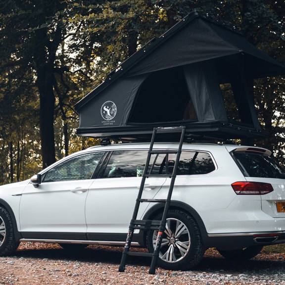 High-quality roof tent cover on vehicle, offering all-weather protection for camping gear. Designed for durability, this cover is perfect for outdoor enthusiasts and campers seeking reliable vehicle protection.