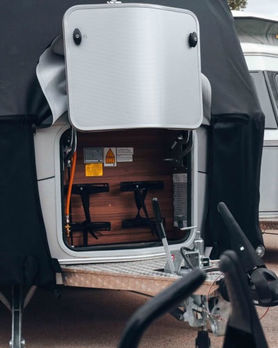 Protection cover for Eriba Touring Tow Pro + travel trailer, designed to withstand harsh weather conditions and UV rays, prolonging the lifespan of your caravan.