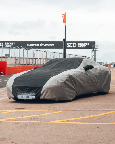 A picture showing the perspex window included in the Street Pack on a Outdoor Plus cover.