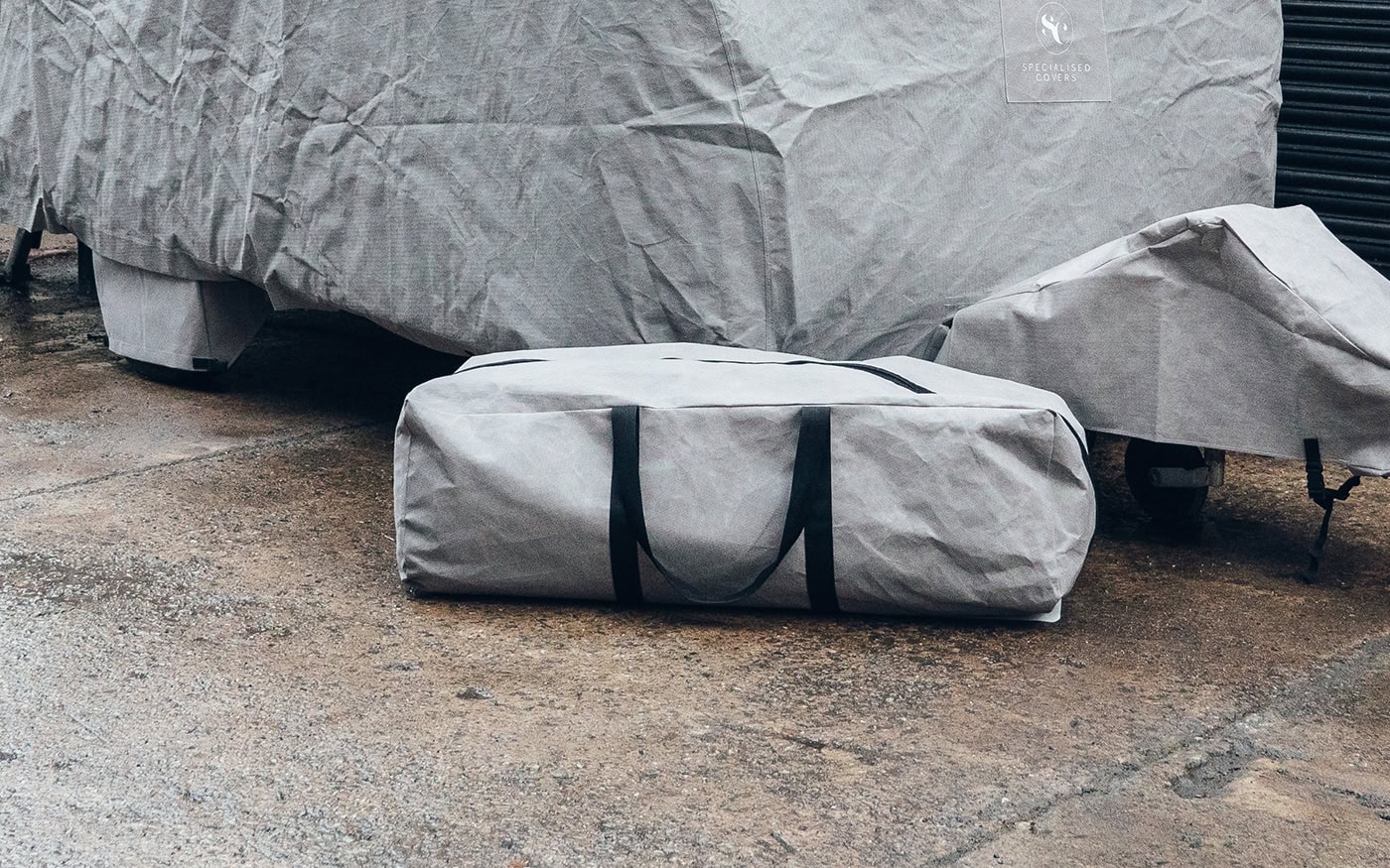 High-quality grey storage bag for covers, durable and lightweight, designed to keep outdoor covers organised and protected when not in use. Perfect for specialised outdoor cover storage needs.