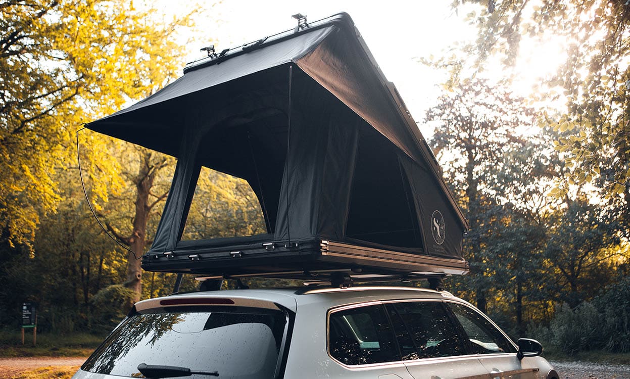 High-quality rooftop tent designed for cars, enhancing camping experience with durable, weatherproof covers. Perfect for outdoor adventures and vehicle protection.