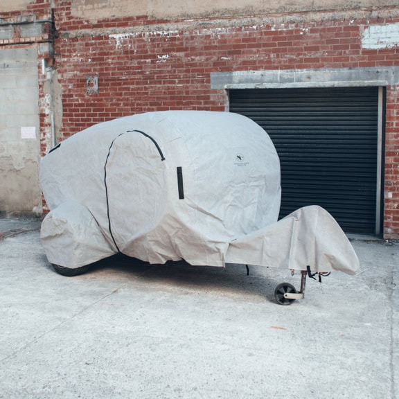 Protects your compact caravan from weather elements with durable, waterproof material, ensuring longevity and cleanliness. Designed for easy fitting and removal, ideal for storage or outdoor use.