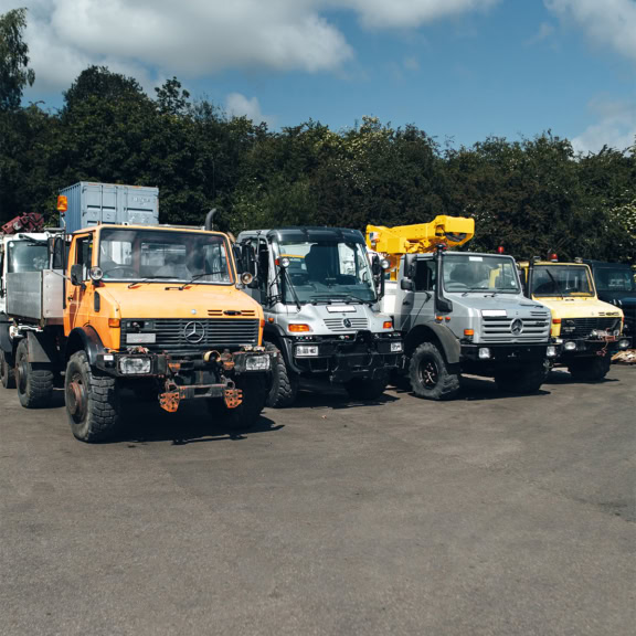 Custom-made Unimog covers designed for rugged UK industrial trucks by Specialised Covers. Perfect for protecting Atkinson Vos fleet vehicles from dust, weather, and damage.